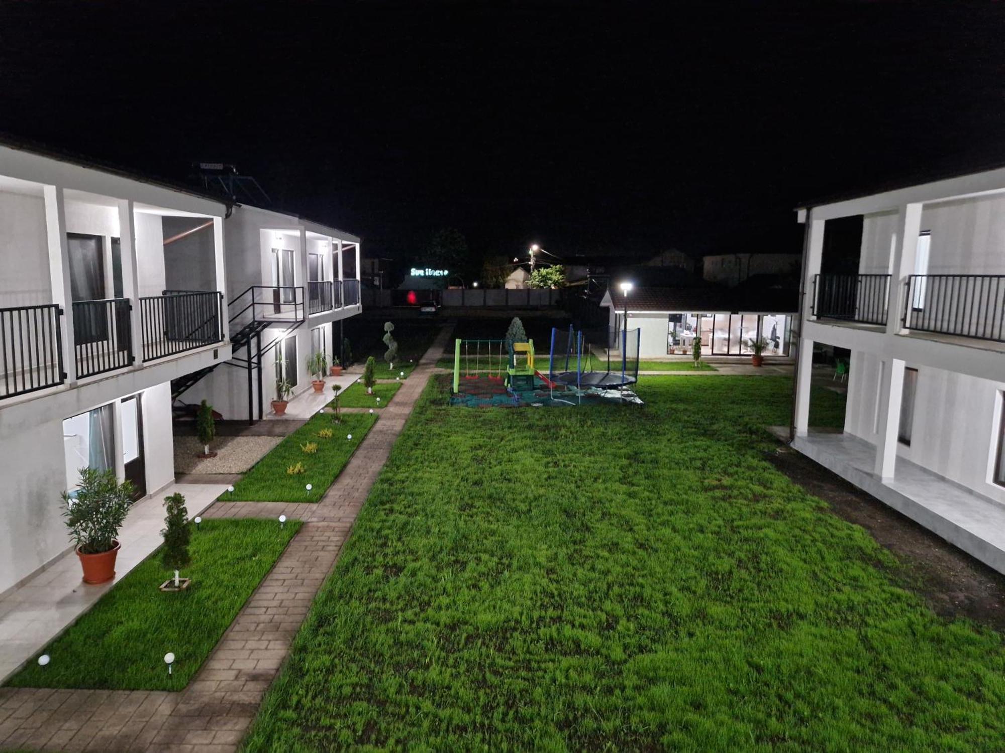 Complex Turistic N&S Hotel 2 Mai Exterior photo